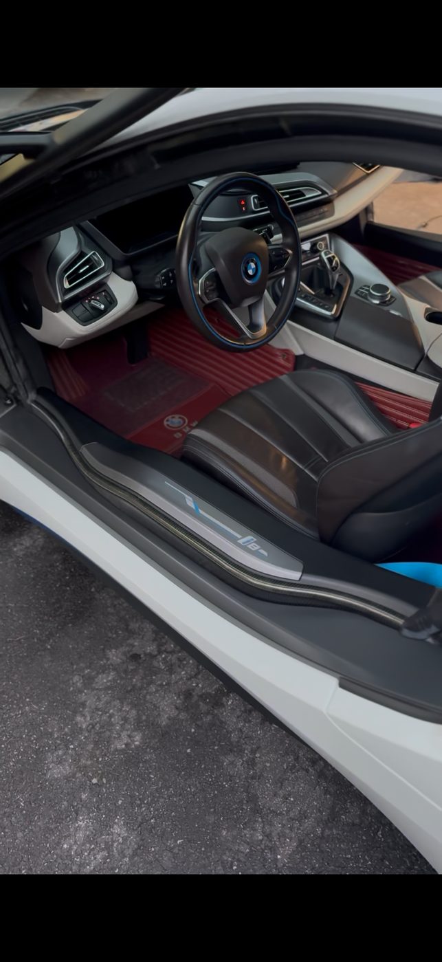 BMW i8 cabin interior detailed